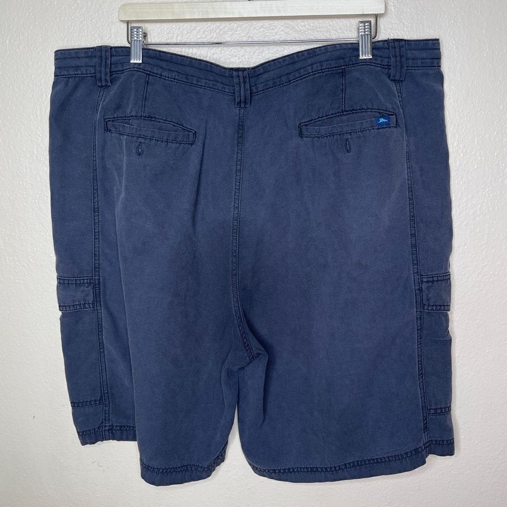 Tommy Bahama Men’s Size 44 Blue Cargo Shorts - Picture 2 of 10
